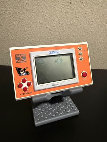 Nintendo game and watch - &,
